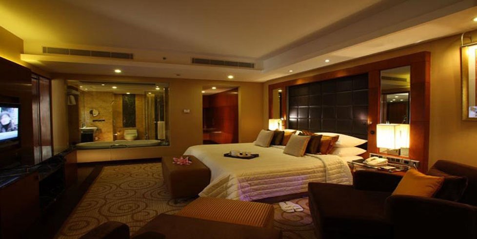 Radisson Blu Plaza Hotel