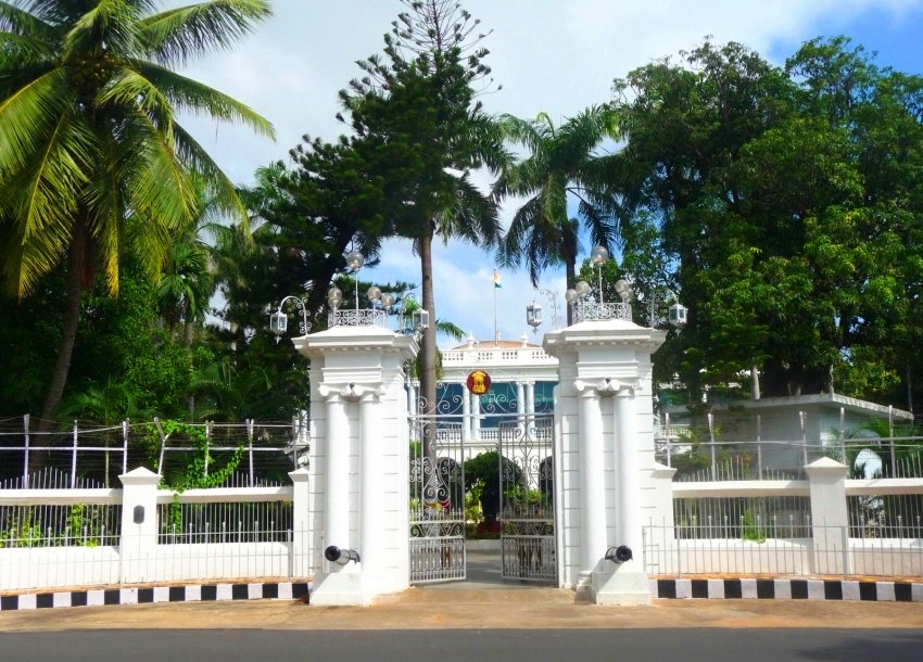 Raj Nivas