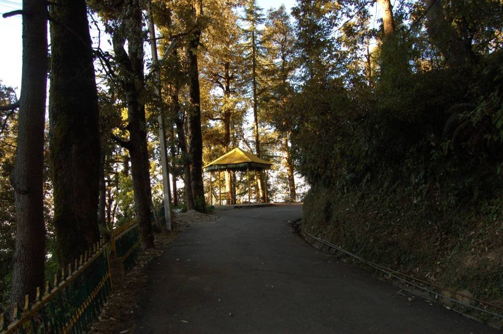 Garam Sarak (Warm Road) and Thandi Sarak (Cold Road)